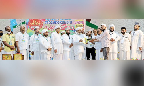 പു​ത്തു​മ​ല ദു​ര​ന്ത​ബാ​ധി​ത​ര്‍ക്ക് എ​സ്.​കെ.​എ​സ്.​എ​സ്.​എ​ഫ് വീ​ടു​ക​ള്‍ കൈ​മാ​റി