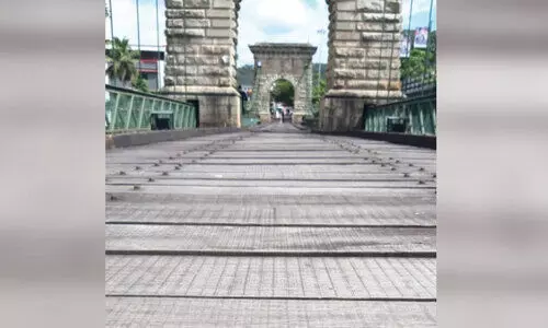 സംരക്ഷണമില്ല; പുനലൂർ തൂക്കുപാലം നശിക്കുന്നു