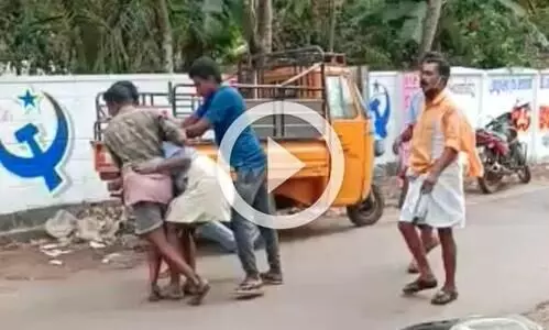 യുവാവിനെ പട്ടാപ്പകൽ ആളുമാറി തട്ടിക്കൊണ്ടുപോയി; മർദിച്ചവശനാക്കിയ ശേഷം പൊലീസ്​ സ്​റ്റേഷനിലെത്തിച്ചു