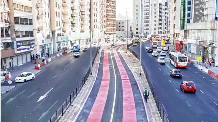 ഗതാഗതക്കുരുക്കിൽ ഇനി സമയം പാഴാകില്ല: ദുബൈ ഖാലിദ് ബിൻ അൽ വലീദ് സ്ട്രീറ്റിൽ പ്രത്യേക ബസ്, ടാക്സി ലൈൻ ഗതാഗതക്കുരുക്കിൽ ഇനി സമയം പാഴാകില്ല: ദുബൈ ഖാലിദ് ബിൻ അൽ വലീദ് സ്ട്രീറ്റിൽ പ്രത്യേക ബസ്, ടാക്സി ലൈൻ