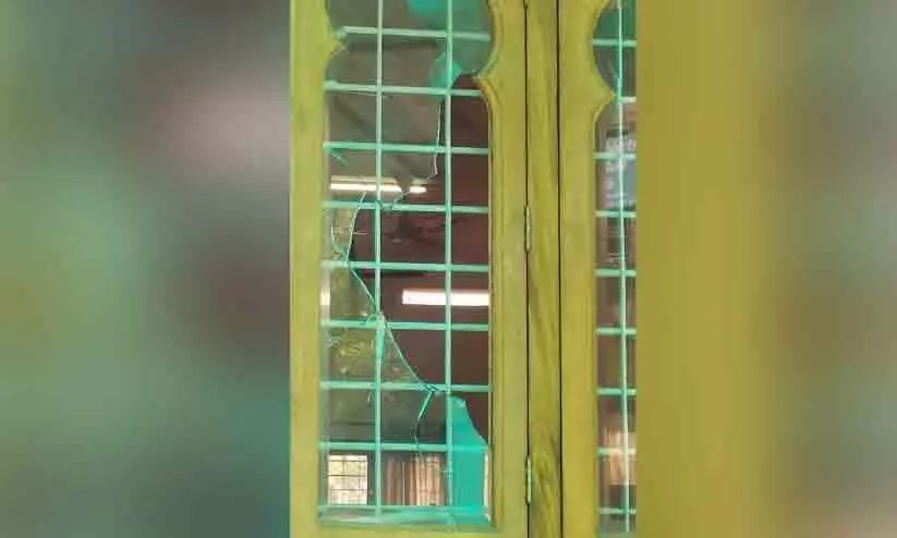 Stones hurled at two mosques in Kottayam