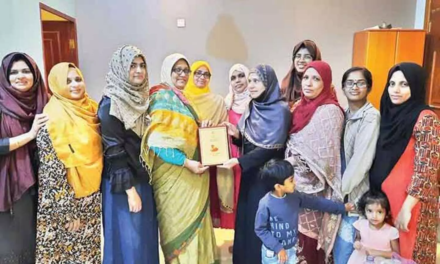 ഷാ​ഹി​ദ ജ​ലീ​ലി​ന് യാ​ത്ര​യ​യ​പ്പ്