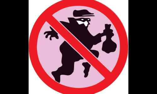 പെട്രോൾപമ്പ്​ ജീവനക്കാരനെ ആക്രമിച്ച്​ പണം തട്ടി