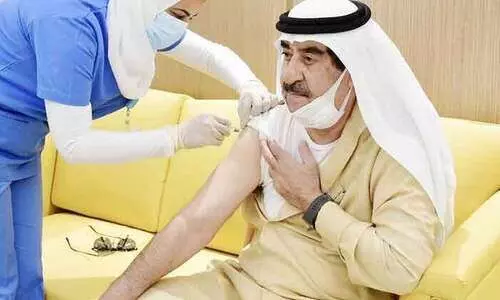 ഉമ്മുൽഖുവൈൻ ഭരണാധികാരി കോവിഡ് വാക്സിൻ സ്വീകരിച്ചു