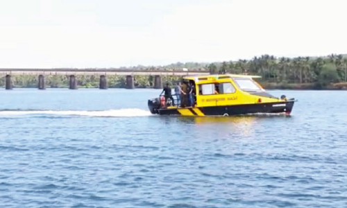 പറശ്ശിനി പുഴയിൽ വാട്ടർ ടാക്സി ഓടി തുടങ്ങി