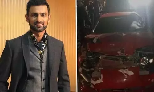 ശുഐബ് മാലിക് സഞ്ചരിച്ച കാര്‍ ട്രക്കുമാ‍യി കൂട്ടിയിടിച്ച് അപകടം; വേഗക്കൂടുതലെന്ന് ആരോപണം