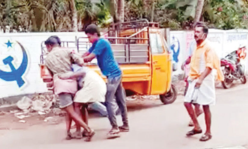 പട്ടാപ്പകൽ അണ്ടത്തോട് സെൻററിൽ ഗുണ്ടാ വിളയാട്ടം