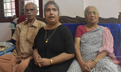 സാമൂഹിക നീതി വകുപ്പിന്റെ അനാസ്​ഥ; പുനരധിവാസ കേന്ദ്രത്തിന്റെ ഭൂമികാടുകയറുന്നു