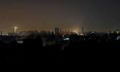 18 മണിക്കൂർ പാകിസ്താൻ ഇരുട്ടിൽ; ഏഴ് പവർ പ്ലാൻറ്​  ജീവനക്കാർക്ക് സസ്പെൻഷൻ