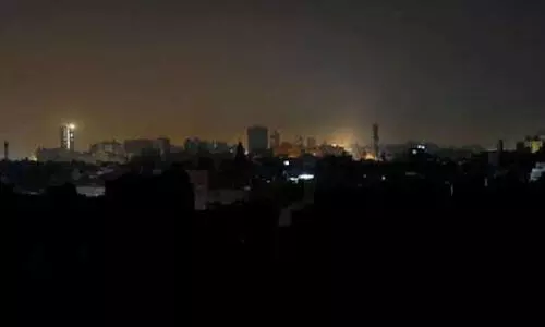 18 മണിക്കൂർ പാകിസ്താൻ ഇരുട്ടിൽ; ഏഴ് പവർ പ്ലാൻറ്​  ജീവനക്കാർക്ക് സസ്പെൻഷൻ