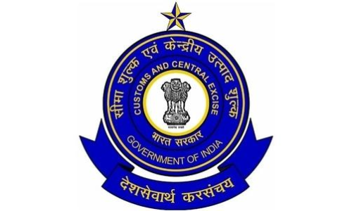 ന​യ​ത​ന്ത്ര ബാ​ഗേ​ജ്​ വ​ഴി സ്വർണക്കടത്ത്​: യു.എ.ഇ കോൺസുലേറ്റിലെ മുൻ ഉദ്യോഗസ്ഥരെ പ്രതിചേർക്കാൻ കസ്​റ്റംസ്​