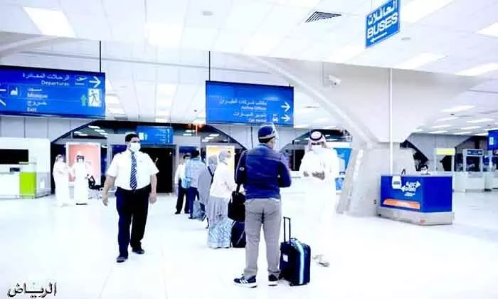 വി​ദേ​ശ ഉം​റ തീ​ർ​ഥാ​ട​ക​രു​ടെ വ​ര​വ്​ പു​ന​രാ​രം​ഭി​ച്ചു