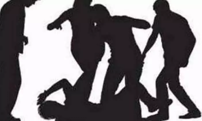 goonda attack in andathodu centre