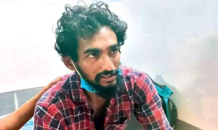 കമിതാക്കൾ ഒളിച്ചോടി: കാമുകെൻറ സഹോദരന് പൊലീസിന്റെ ക്രൂര മർദനം കമിതാക്കൾ ഒളിച്ചോടി: കാമുകെൻറ സഹോദരന് പൊലീസിന്റെ ക്രൂര മർദനം