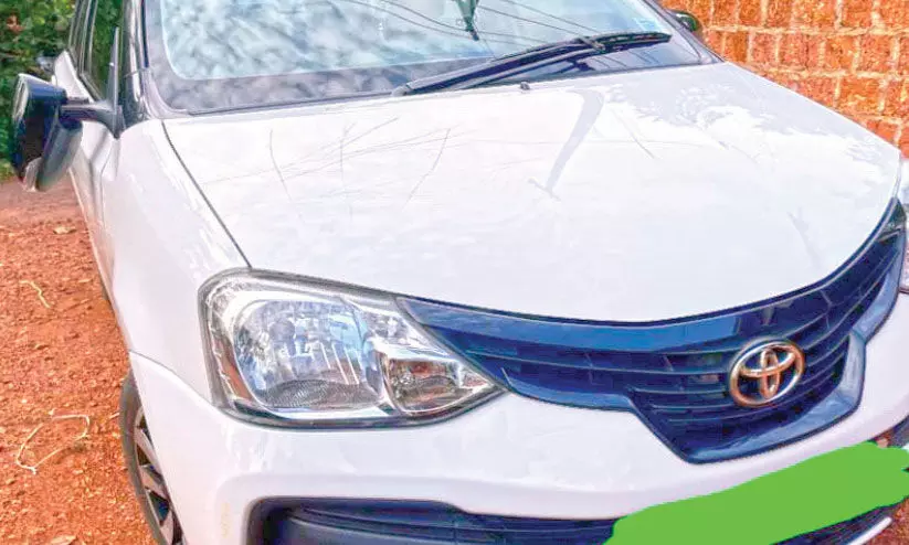 നിക്കാഹിനെത്തിയ കാറുകൾക്കുനേരെ ആക്രമണം നിക്കാഹിനെത്തിയ കാറുകൾക്കുനേരെ ആക്രമണം