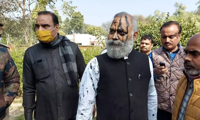 യോഗിക്കെതിരായ പരാമർശം; ആപ് എം.എൽ.എ സോംനാഥ് ഭാരതി യു.പിയിൽ അറസ്റ്റിൽ, ദേഹത്ത് മഷിയൊഴിച്ചു യോഗിക്കെതിരായ പരാമർശം; ആപ് എം.എൽ.എ സോംനാഥ് ഭാരതി യു.പിയിൽ അറസ്റ്റിൽ, ദേഹത്ത് മഷിയൊഴിച്ചു