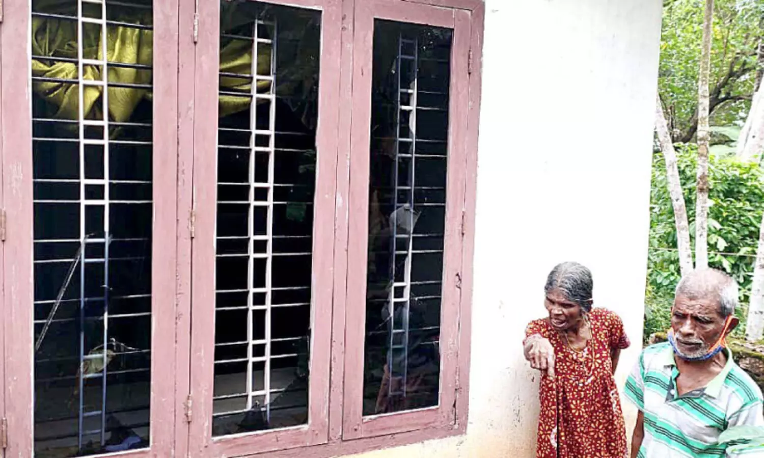 ജാമ്യത്തിലിറങ്ങിയ പ്രതി അയൽവീടിന് നേരെ വീണ്ടും ആക്രമണം നടത്തി; വയോധികരെ കൈയേറ്റം ചെയ്​തു