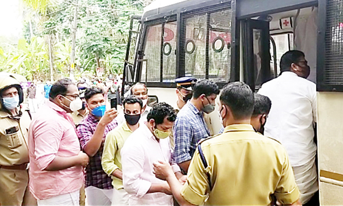 ചെറുവണ്ണൂരില്‍ ഹര്‍ത്താലിനിടെ സംഘർഷം