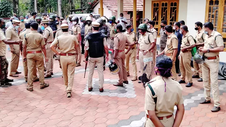 കടുവ എവിടെ? ഭീതിയിൽ നാടും വനപാലകരും