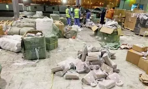 ഇ​റ​ക്കു​മ​തി ചെ​യ്​​ത പ​ത്ത്​ ട​ൺ വ്യാ​ജ ഉ​ൽ​പ​ന്ന​ങ്ങ​ൾ പി​ടി​കൂ​ടി