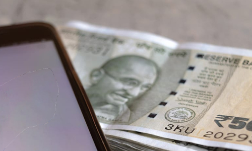 ഓട്ടോ ഡ്രൈവറെ കബളിപ്പിച്ച് അജ്ഞാതൻ പണവും മൊ​െബെലുമായി മുങ്ങി