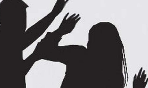 പെറ്റവയറിനോട് കണ്ണില്ലാത്ത ക്രൂരത; മക​െൻറ ചവിട്ടേറ്റ് അമ്മയുടെ കണ്ണ്​ തകർന്നു