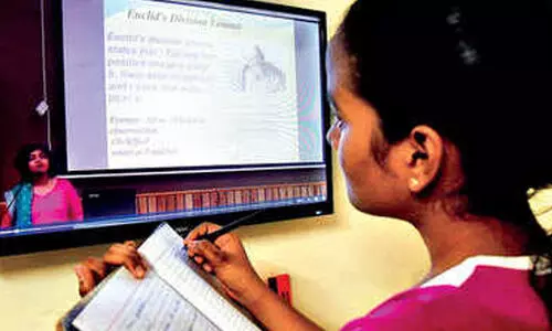 ലോക്ഡൗൺകാലത്തെ ഫീസ് അടച്ചില്ല: ഓൺലൈൻ ക്ലാസിൽനിന്ന്​ ഒഴിവാക്കി