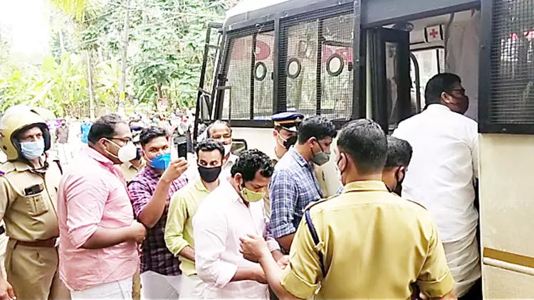 ചെറുവണ്ണൂരില്‍ ഹര്‍ത്താലിനിടെ സംഘർഷം