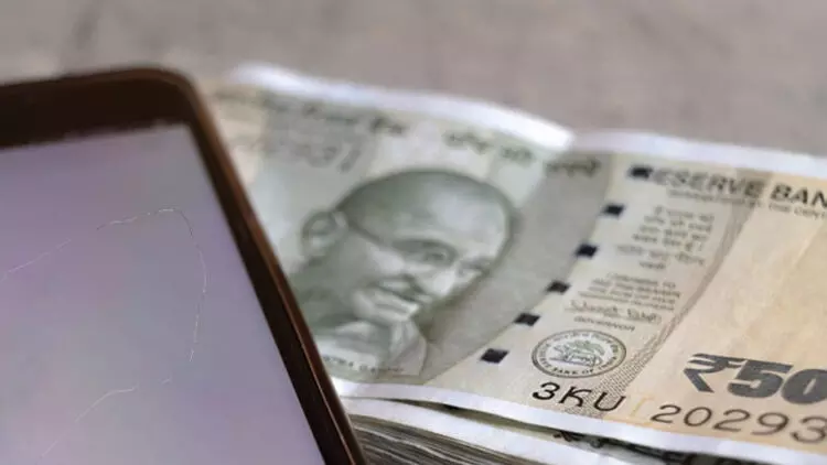 ഓട്ടോ ഡ്രൈവറെ കബളിപ്പിച്ച് അജ്ഞാതൻ പണവും മൊ​െബെലുമായി മുങ്ങി