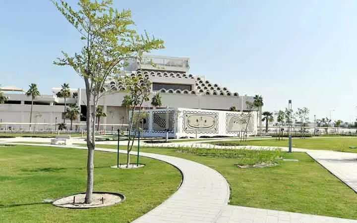 ദോഹയിലെ പോസ്റ്റ് ഓഫിസ് പ്ലാസ വിളിക്കുന്നു, സഞ്ചാരികളെ വരൂ... ദോഹയിലെ പോസ്റ്റ് ഓഫിസ് പ്ലാസ വിളിക്കുന്നു, സഞ്ചാരികളെ വരൂ...