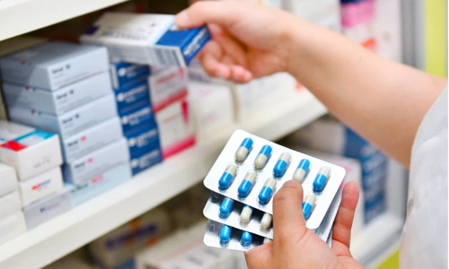 ശസ്ത്രക്രിയക്കായി വാങ്ങിപ്പിച്ച മരുന്ന് ജീവനക്കാരി മറിച്ചുവിറ്റു