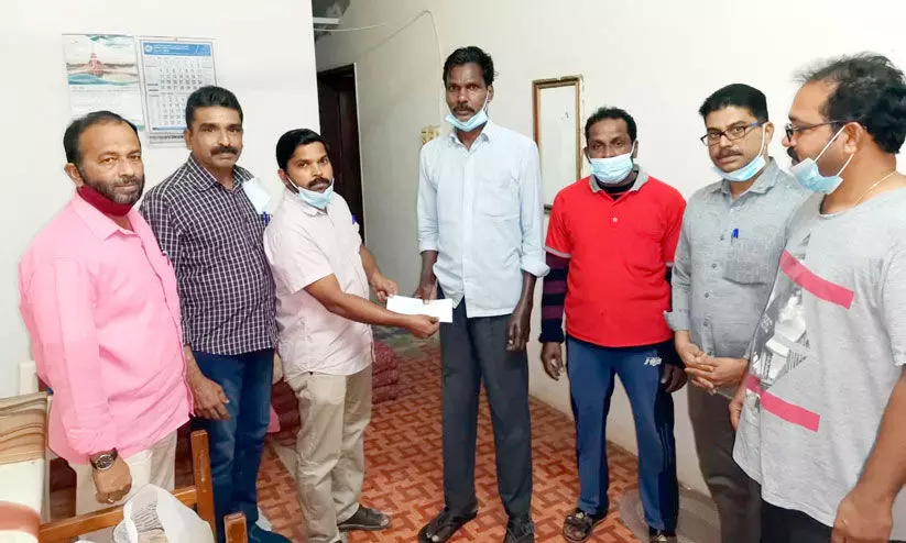 23 വർഷത്തിനുശേഷം അനിൽകുമാർ നാടണഞ്ഞു 23 വർഷത്തിനുശേഷം അനിൽകുമാർ നാടണഞ്ഞു