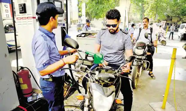 Petrol crosses ₹91 mark in Mumbai Petrol crosses ₹91 mark in Mumbai