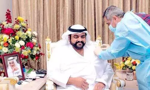 ഫുജൈറ കിരീടാവകാശി കോവിഡ് വാക്സിൻ സ്വീകരിച്ചു ഫുജൈറ കിരീടാവകാശി കോവിഡ് വാക്സിൻ സ്വീകരിച്ചു