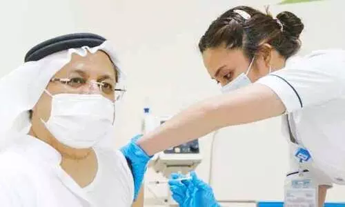 ദു​ബൈ ഹെ​ൽ​ത്ത് അ​തോ​റി​റ്റി മേ​ധാ​വി ര​ണ്ടാം ഡോ​സ് സ്വീ​ക​രി​ച്ചു