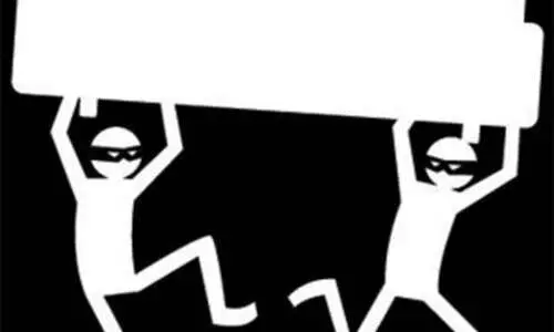 തമിഴ്​നാട്ടിൽ പെണ്ണുകാണാൻ ചെന്നവരുടെ പണവും ആഭരണവും കവർന്നു