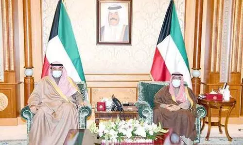 മന്ത്രിസഭയുടെ രാജി: ഉന്നതങ്ങളിൽ തിരക്കിട്ട ചർച്ച