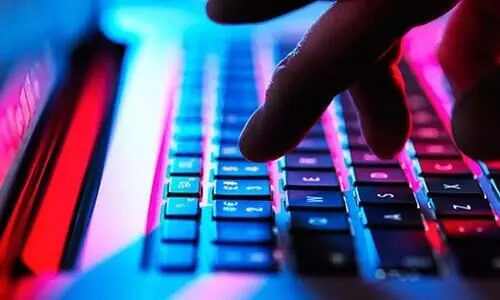 അജ്ഞാതരുമായി ഓൺലൈൻ സൗഹൃദം...ഫലം മാനഹാനിയും ധനനഷ്​ടവും