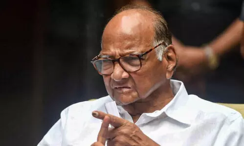 പവാർ–അമിത്​ ഷാ ചർച്ച നടന്നോ ​? കാറ്റിലെങ്ങും അഭ്യൂഹങ്ങൾ