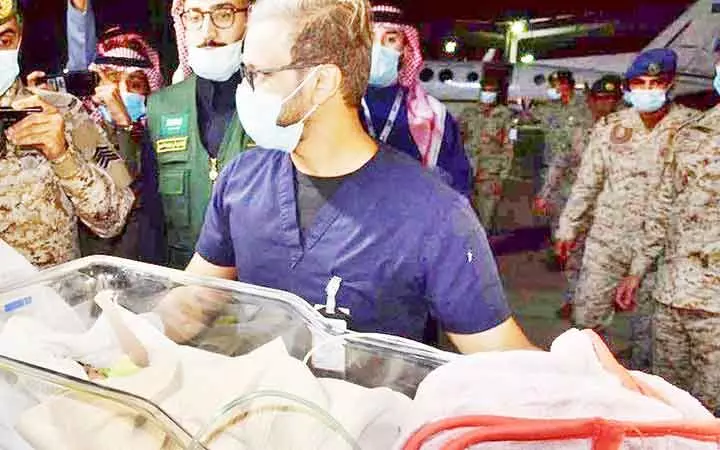 വേർപെടുത്തൽ ശസ്ത്രക്രിയ: യമൻ സയാമീസ് ഇരട്ടകളെ റിയാദിലെത്തിച്ചു വേർപെടുത്തൽ ശസ്ത്രക്രിയ: യമൻ സയാമീസ് ഇരട്ടകളെ റിയാദിലെത്തിച്ചു