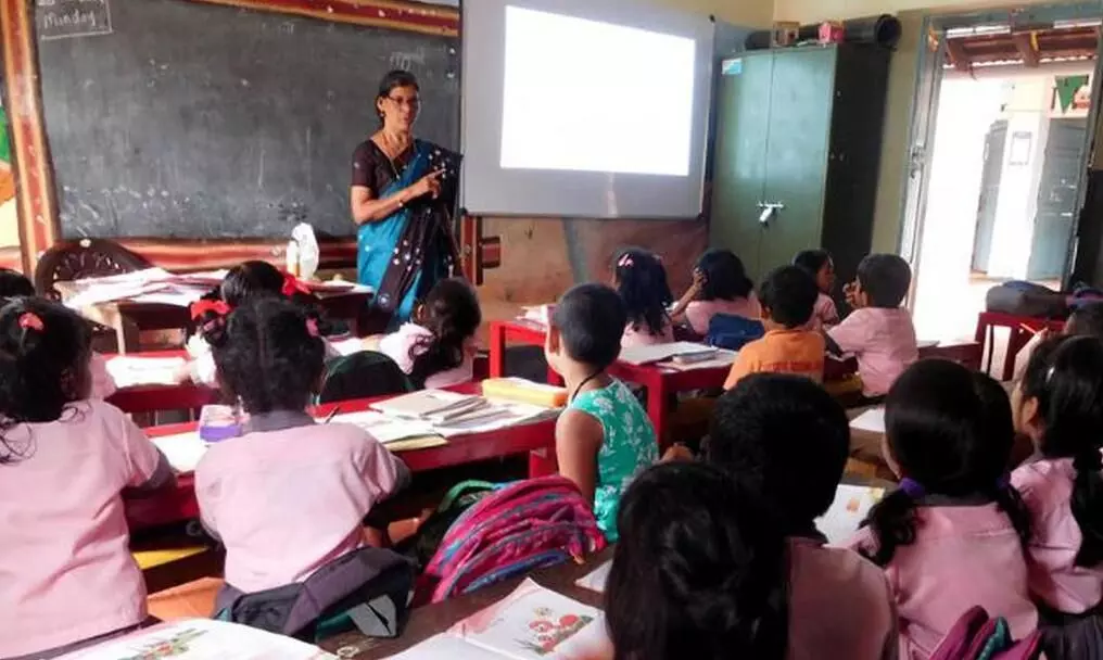 ദേശീയ വിദ്യാഭ്യാസ നയം: വേഗം കൂട്ടാൻ സമിതികൾ വരുന്നു ദേശീയ വിദ്യാഭ്യാസ നയം: വേഗം കൂട്ടാൻ സമിതികൾ വരുന്നു