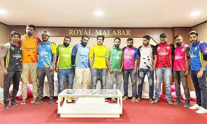 കേരള ചാമ്പ്യൻസ് ലീഗ് ക്രിക്കറ്റ് ജഴ്സി പ്രകാശനം ചെയ്തു കേരള ചാമ്പ്യൻസ് ലീഗ് ക്രിക്കറ്റ് ജഴ്സി പ്രകാശനം ചെയ്തു