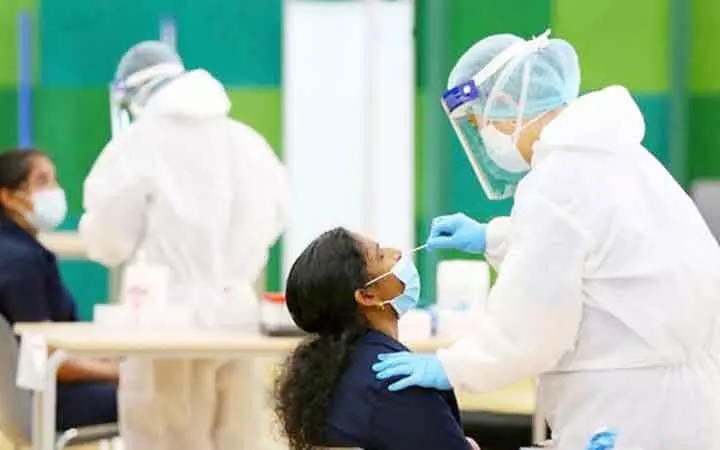 കോ​വി​ഡ് വീ​ണ്ടും ഉ​യ​ർ​ന്നു; 3362 പേ​ർ​ക്കു​കൂ​ടി രോ​ഗം സ്ഥി​രീ​ക​രി​ച്ചു