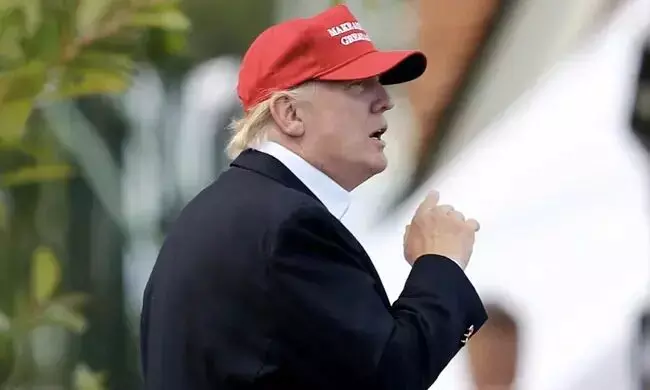 ഇംപീച്ചെയ്യുേമ്പാഴും പാളയത്തിൽ പട; എല്ലാ ചുവടും പിഴച്ച് ട്രംപ് ഇംപീച്ചെയ്യുേമ്പാഴും പാളയത്തിൽ പട; എല്ലാ ചുവടും പിഴച്ച് ട്രംപ്