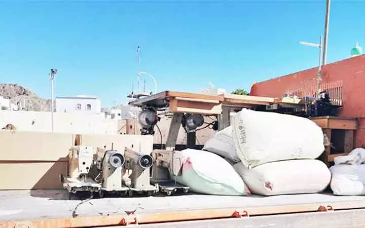 വി​ദേ​ശ തൊ​ഴി​ലാ​ളി​ക​ൾ താ​മ​സി​ക്കു​ന്ന വീ​ട്ടി​ൽ റെ​യ്​​ഡ്​ ന​ട​ത്തി