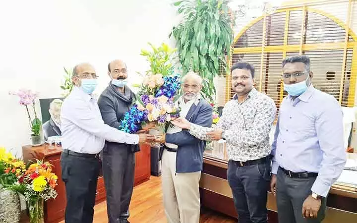 കെ.ജി. ബാബുരാജിനെ ശ്രീനാരായണ കൾച്ചറൽ സൊസൈറ്റി ആദരിച്ചു കെ.ജി. ബാബുരാജിനെ ശ്രീനാരായണ കൾച്ചറൽ സൊസൈറ്റി ആദരിച്ചു