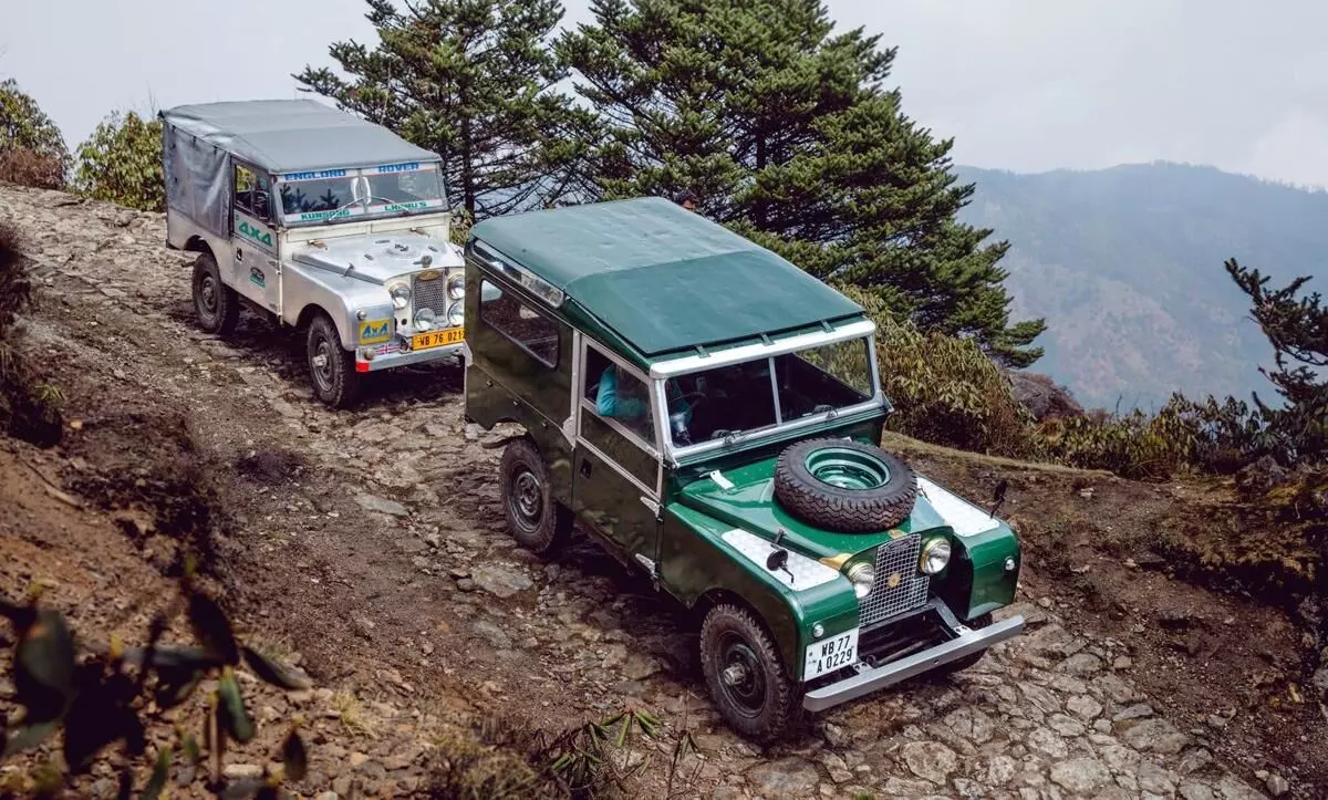 sandakphu land rover