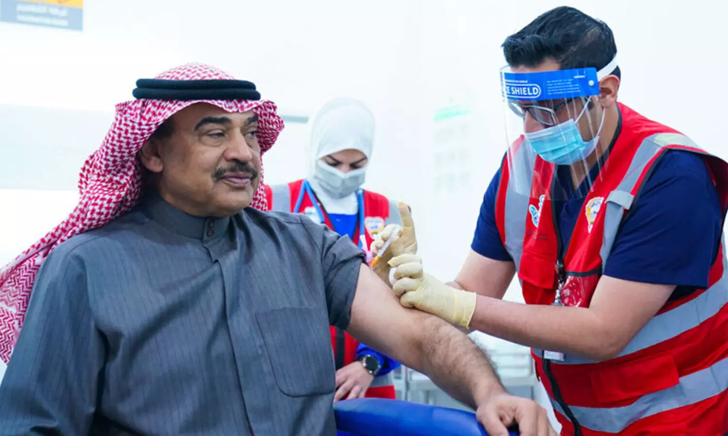 ര​ണ്ടാം ഡോ​സ്​ കോ​വി​ഡ്​ വാ​ക്​​സി​നേ​ഷ​ൻ തു​ട​ങ്ങി