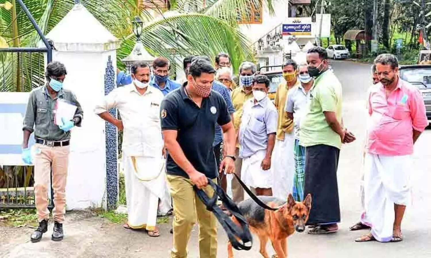 Attempted robbery at Chengaroor Service Co-operative Bank