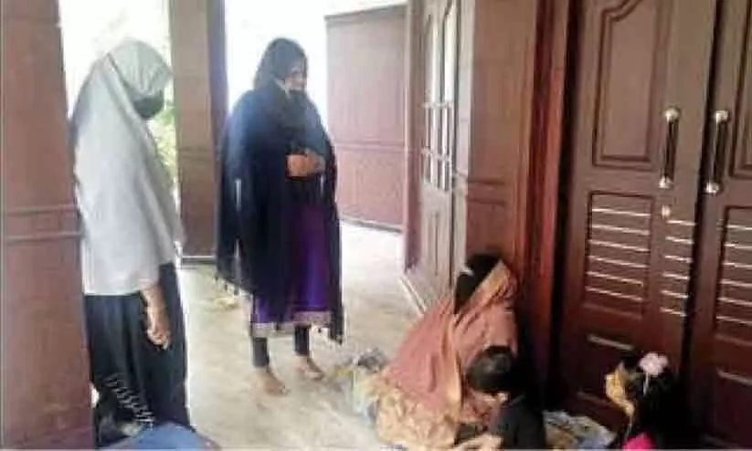 ഉയരംപോരെന്ന് പറഞ്ഞ് മൊഴിചൊല്ലാൻ ശ്രമമെന്ന്​; ഭ​ർ​തൃ​വീ​ട്ടി​ൽ യുവതിയുടെ സമരം